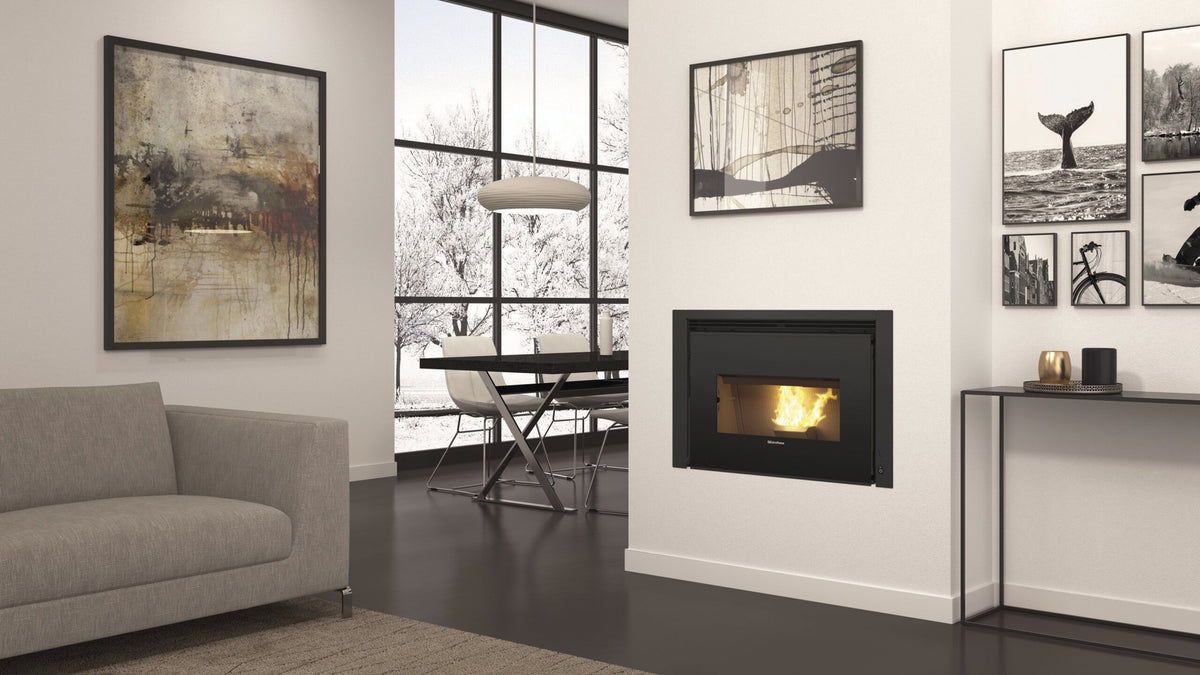 Extraflame Comfort P85 Pellet-Cheminée-Einsatz im Wohnraum