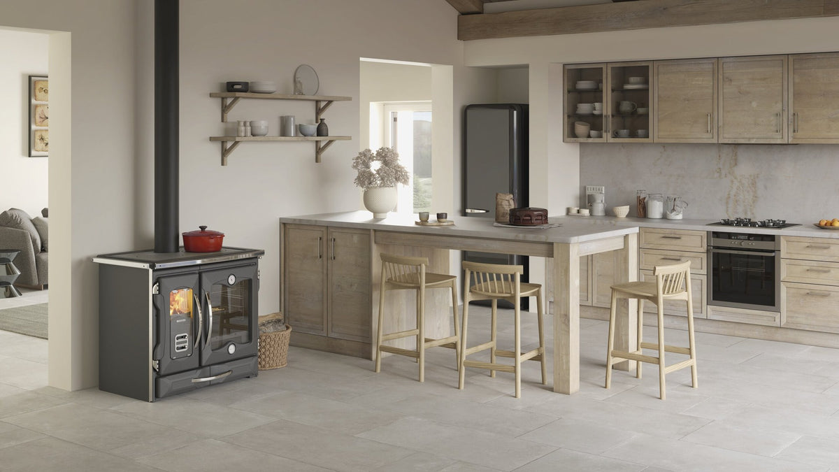 La Nordica Suprema 4.0 Holzherd im Wohnraum